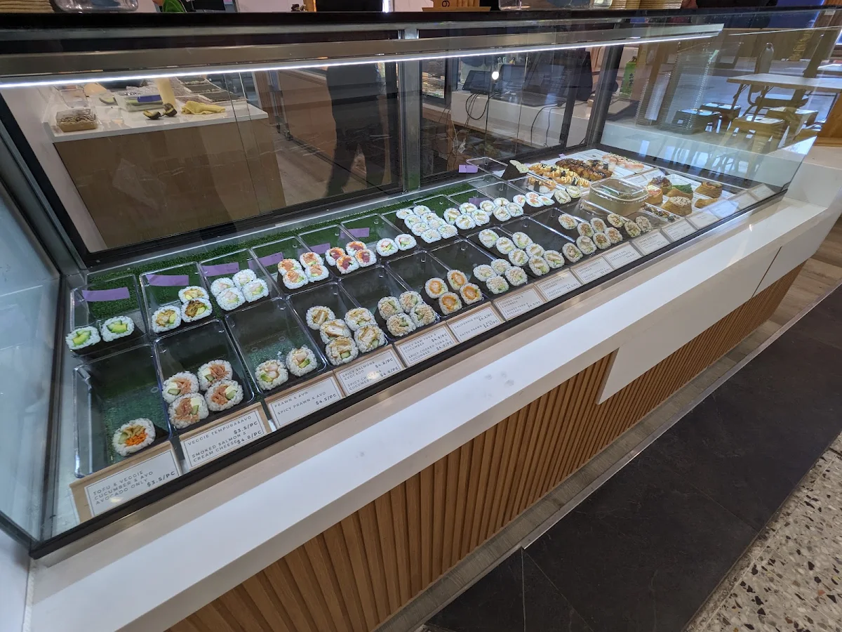 Vibe, Akana Sushi