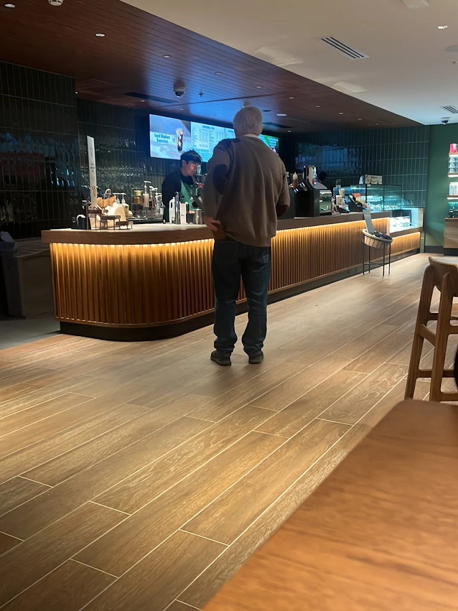 Vibe, Starbucks Town Hall Station