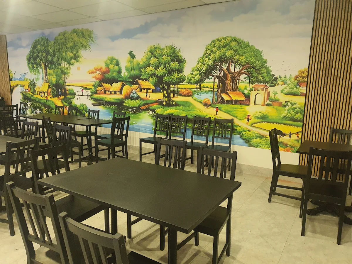 Vibe, Que Huong Restaurant