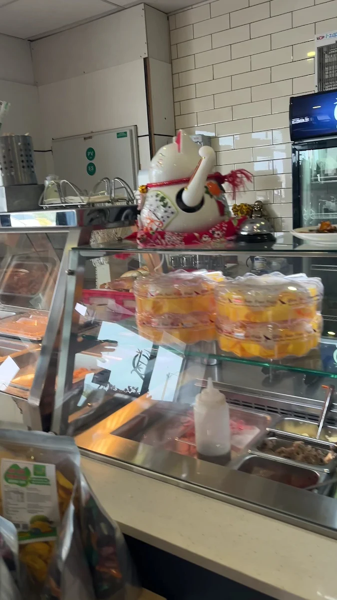Vibe, Que Huong Restaurant