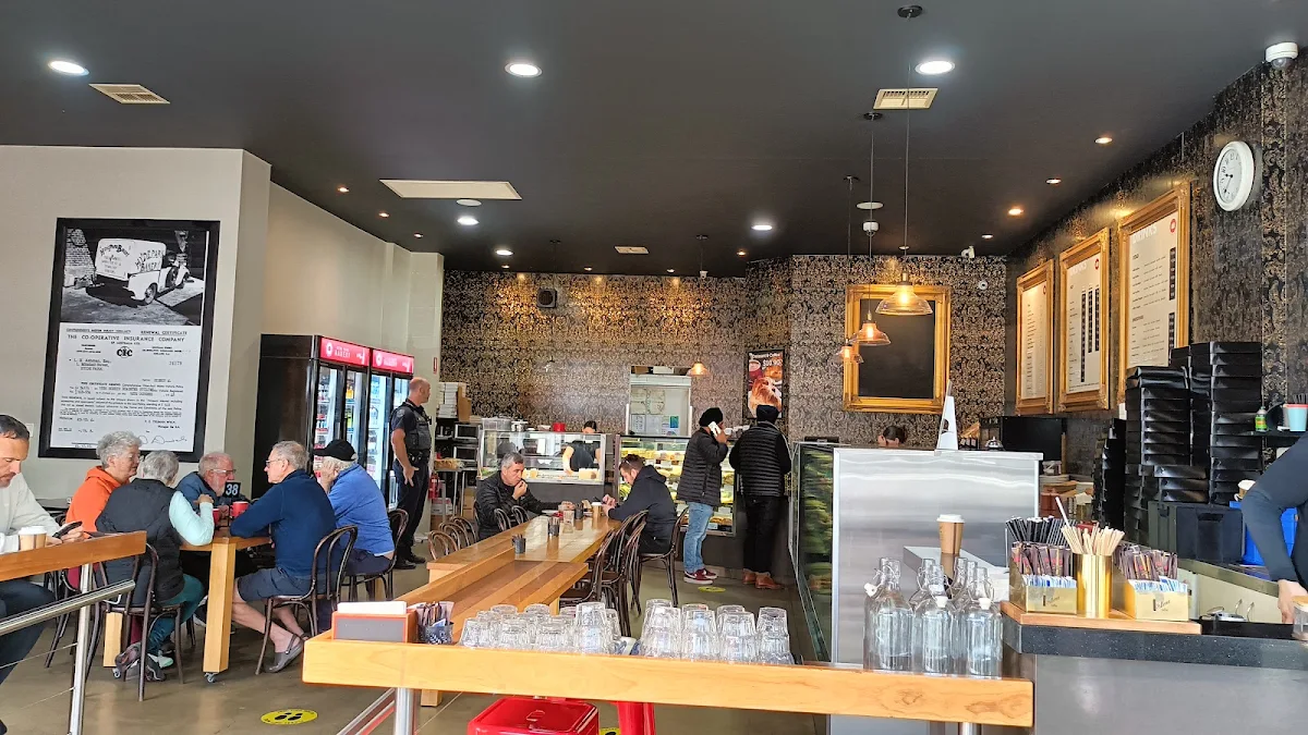Vibe, Hyde Park Bakery