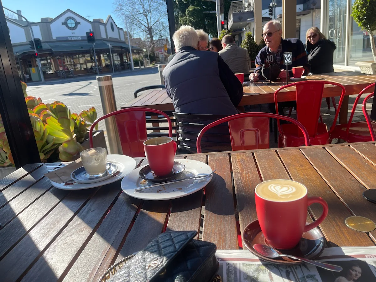 Vibe, Hyde Park Bakery