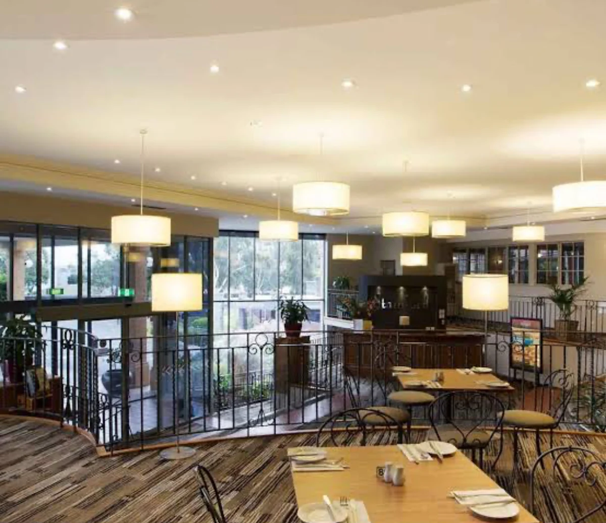 Vibe, Stamford Inn