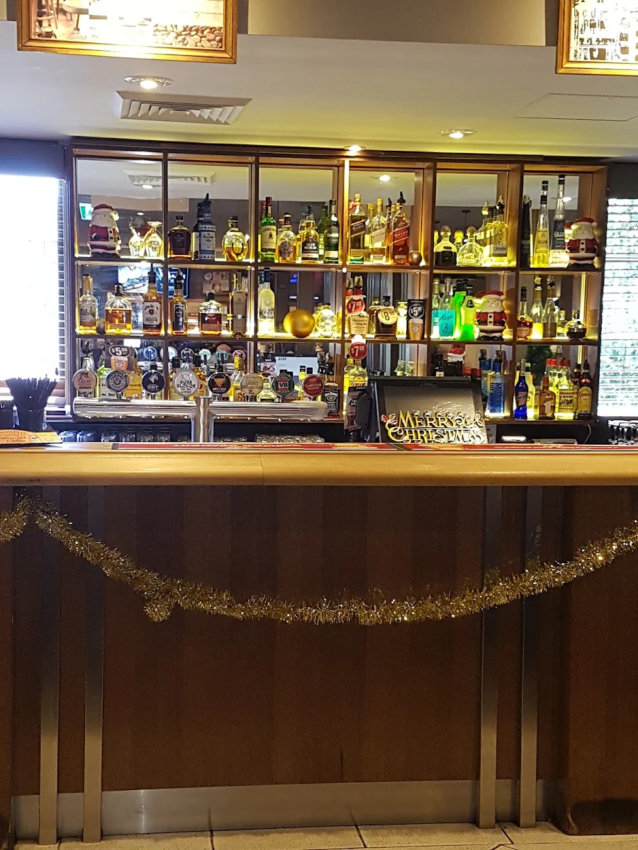 Vibe, Stamford Inn