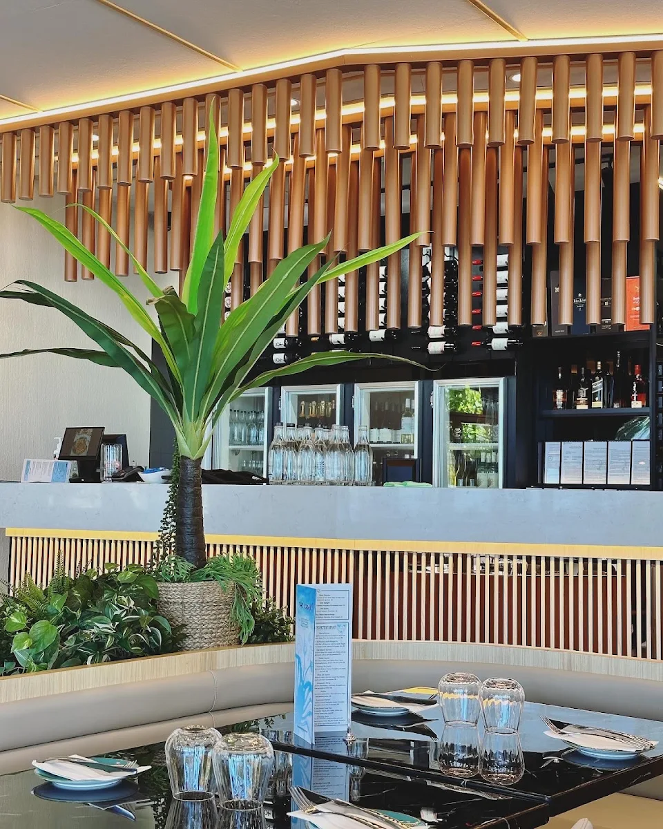 Vibe, The Cray Seafood & Grill Bunbury