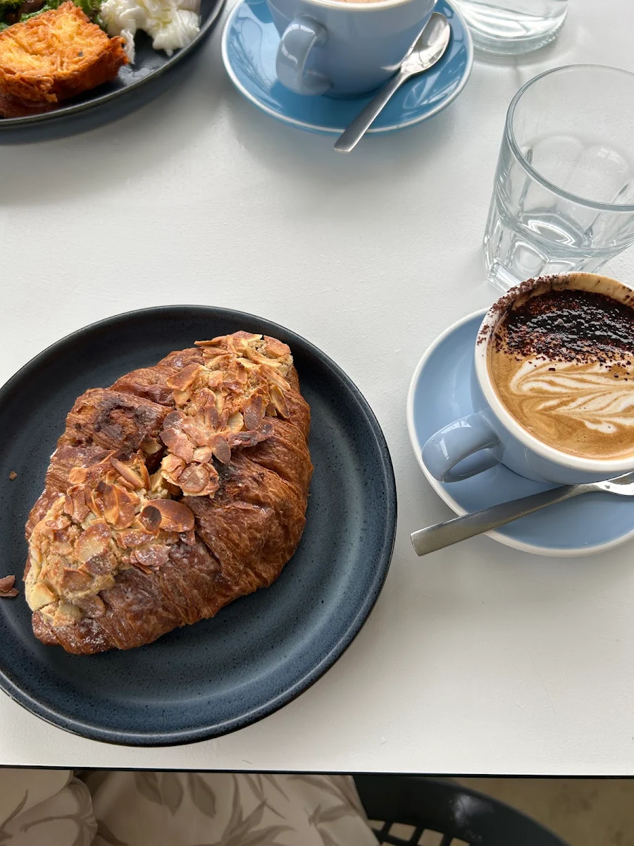 Food & drink, early birds cafe