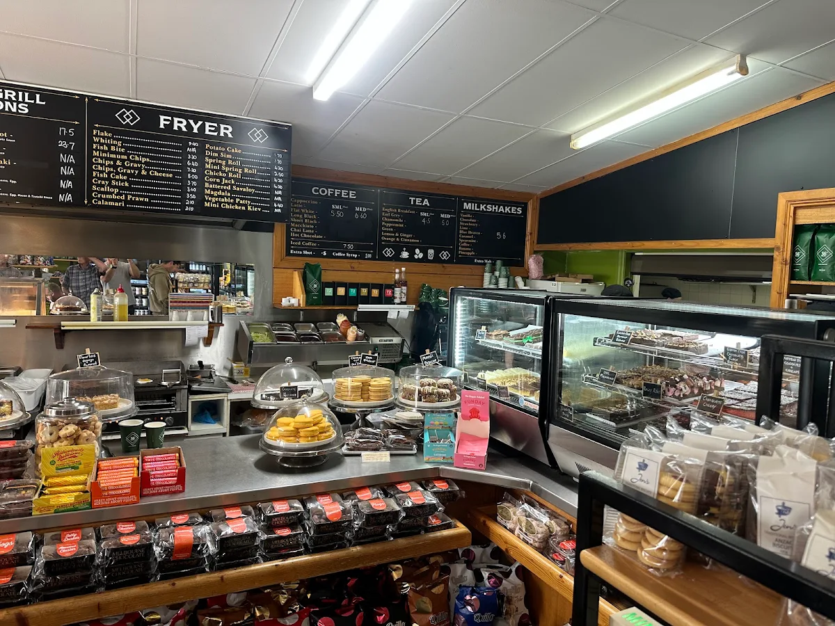 Vibe, Izzy's Cafe