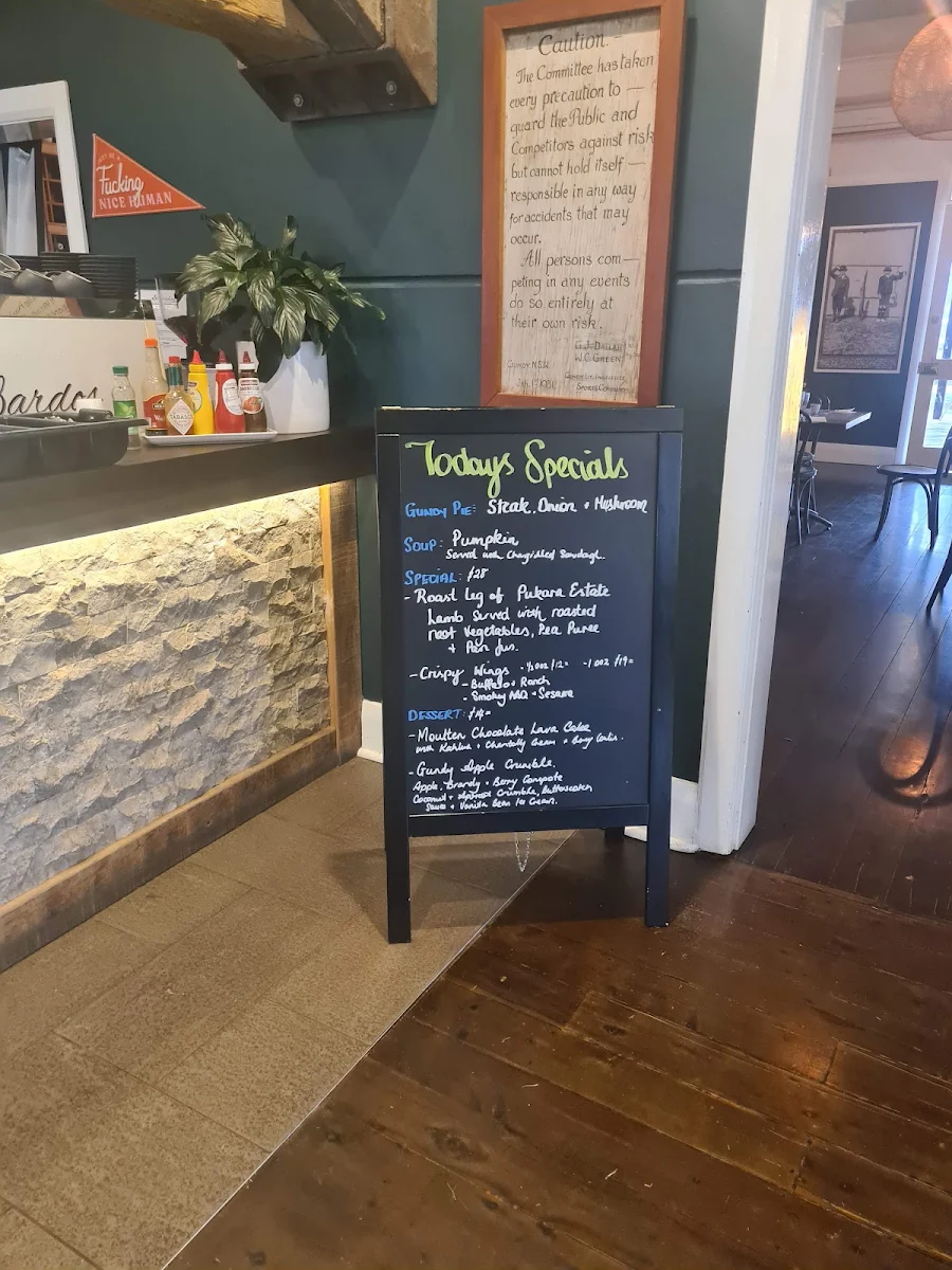 Menu, Linga Longa Inn Hotel