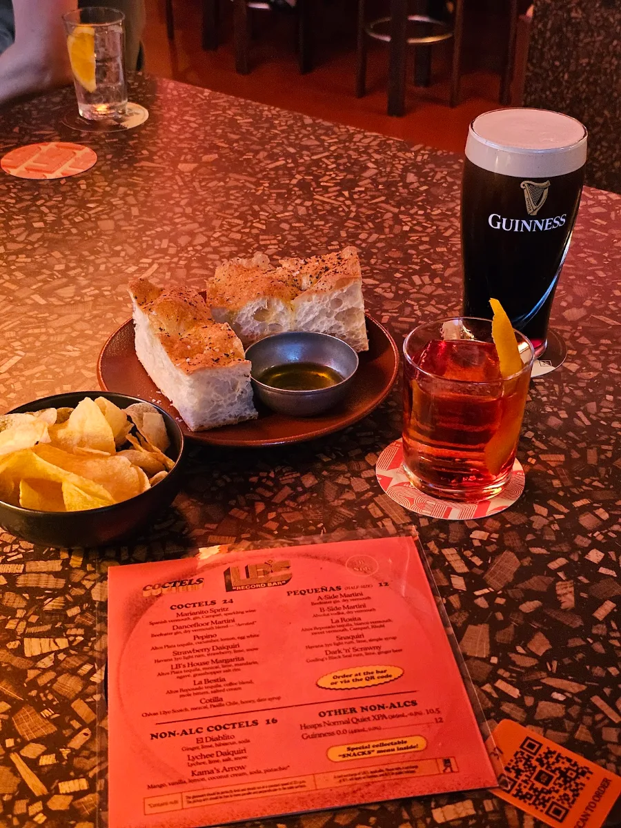 Menu, LB's Record Bar
