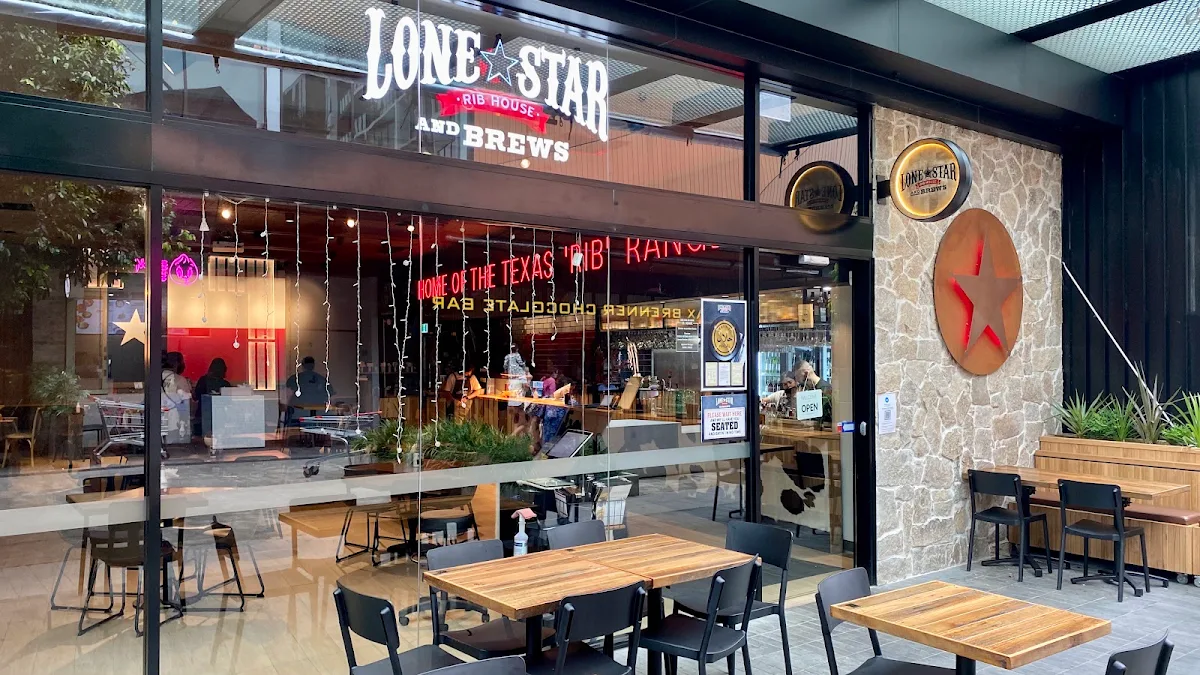 Vibe, Lone Star Rib House & Brews Ed Square