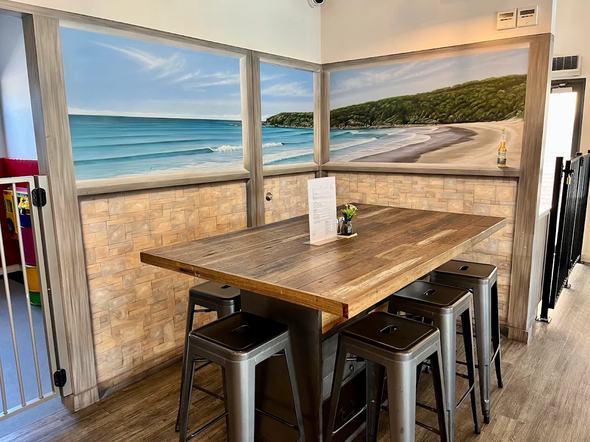 Vibe, Middle Rock Café & Bar