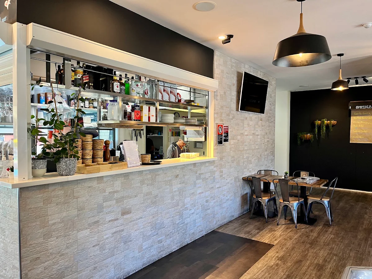 Vibe, Middle Rock Café & Bar