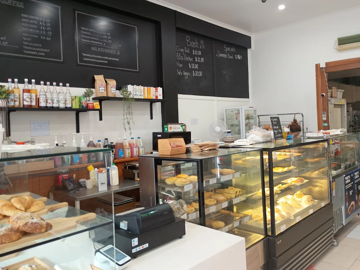 Vibe, Bake'n Flake Bakery & Cafe