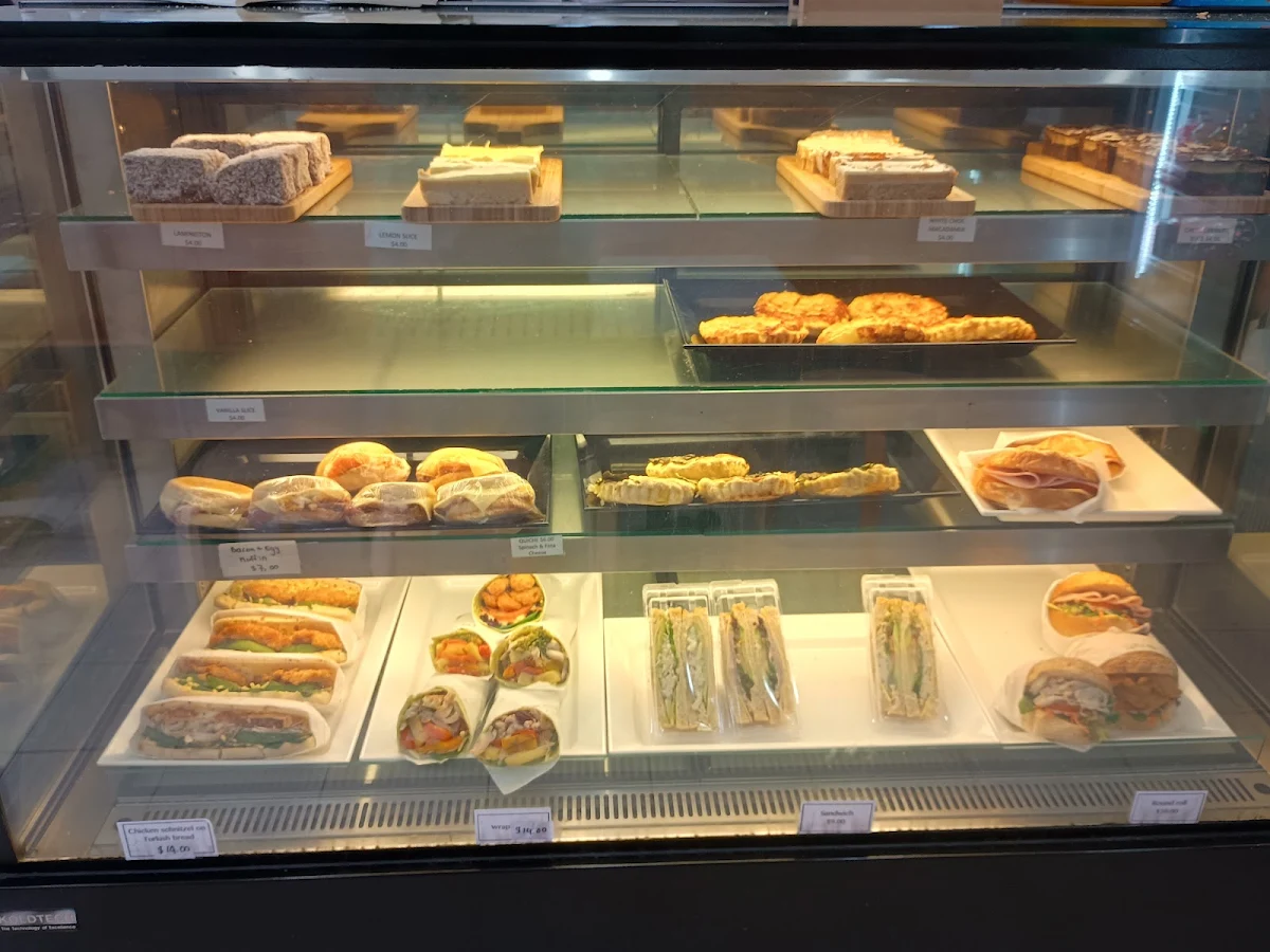 Vibe, Bake'n Flake Bakery & Cafe