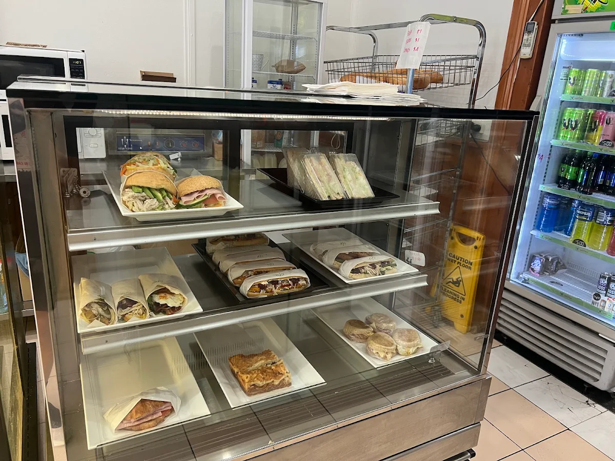 Vibe, Bake'n Flake Bakery & Cafe