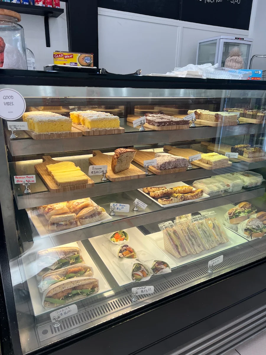 Vibe, Bake'n Flake Bakery & Cafe