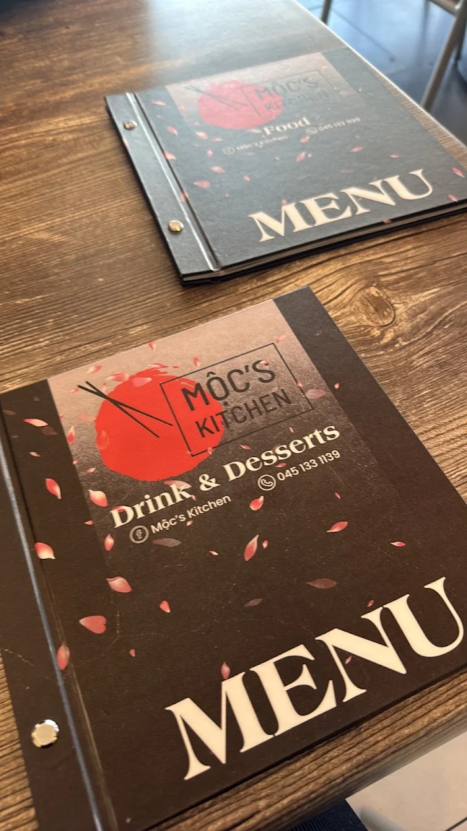 Menu, Moc's Kitchen