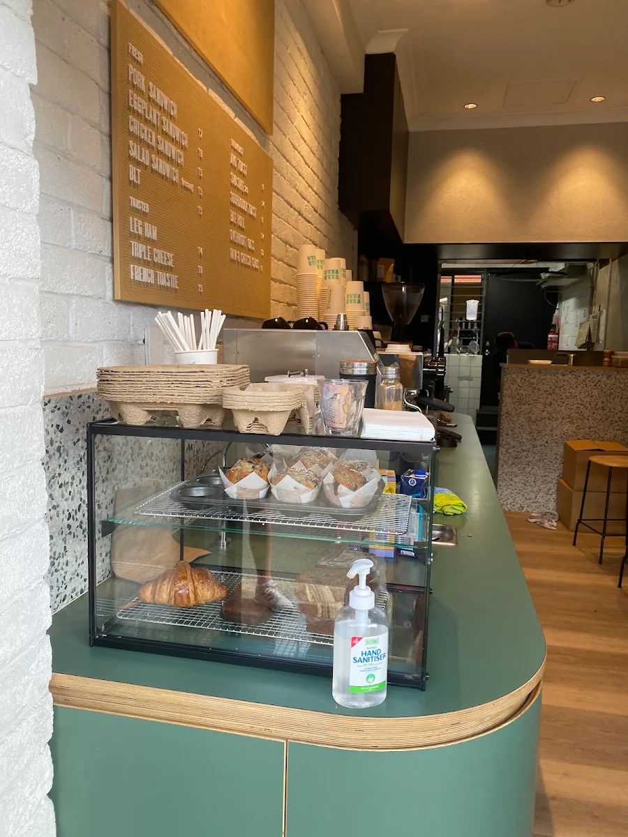 Vibe, Essence Coffee