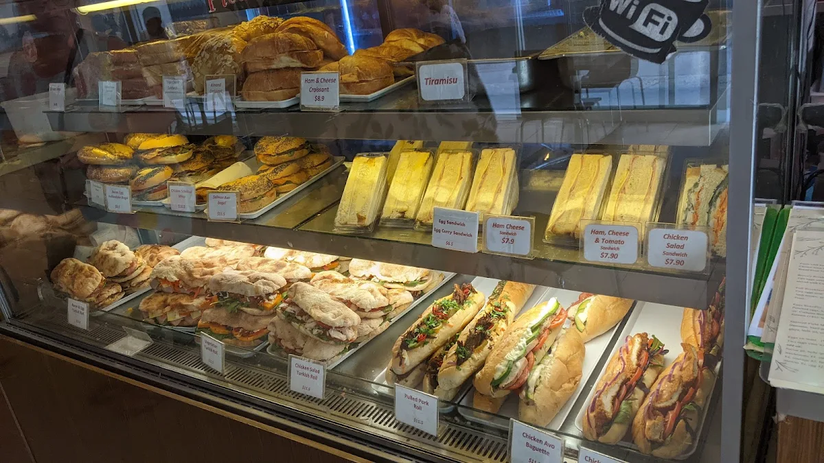 Vibe, Breve's Cafe & Bar