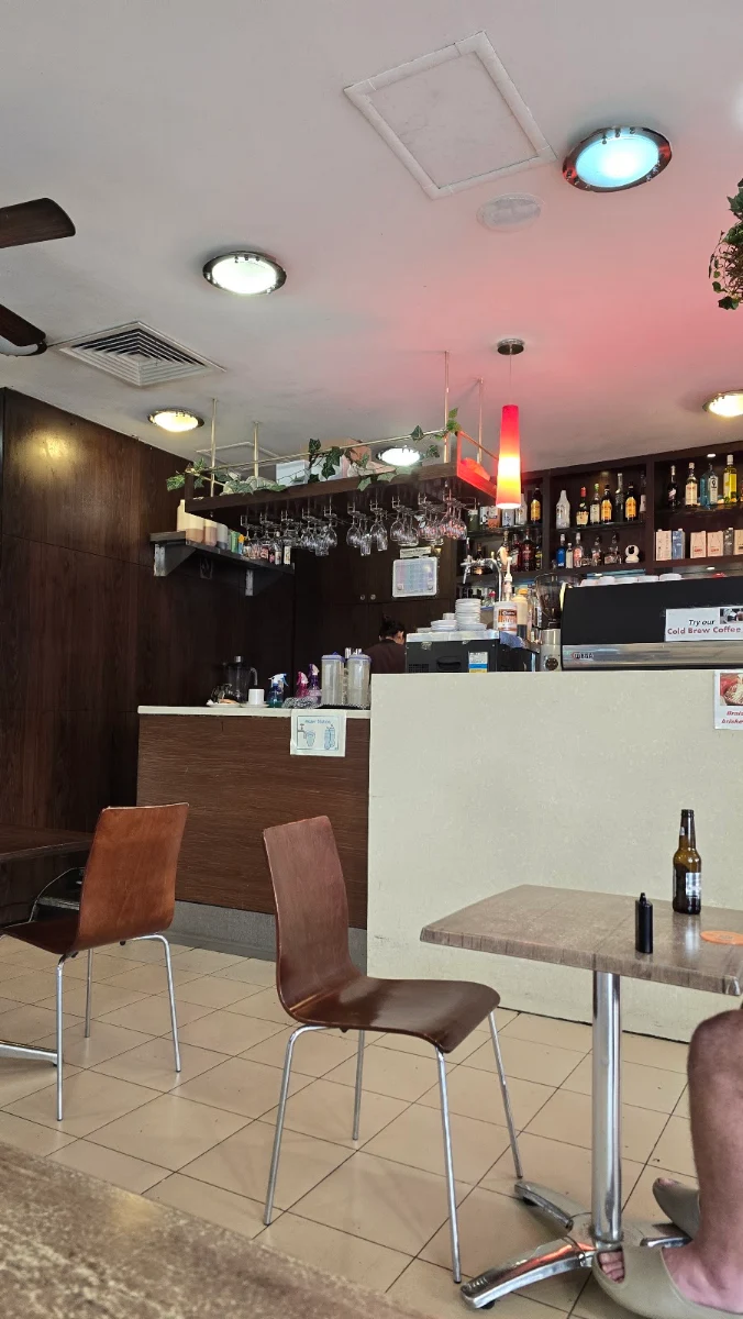 Vibe, Breve's Cafe & Bar