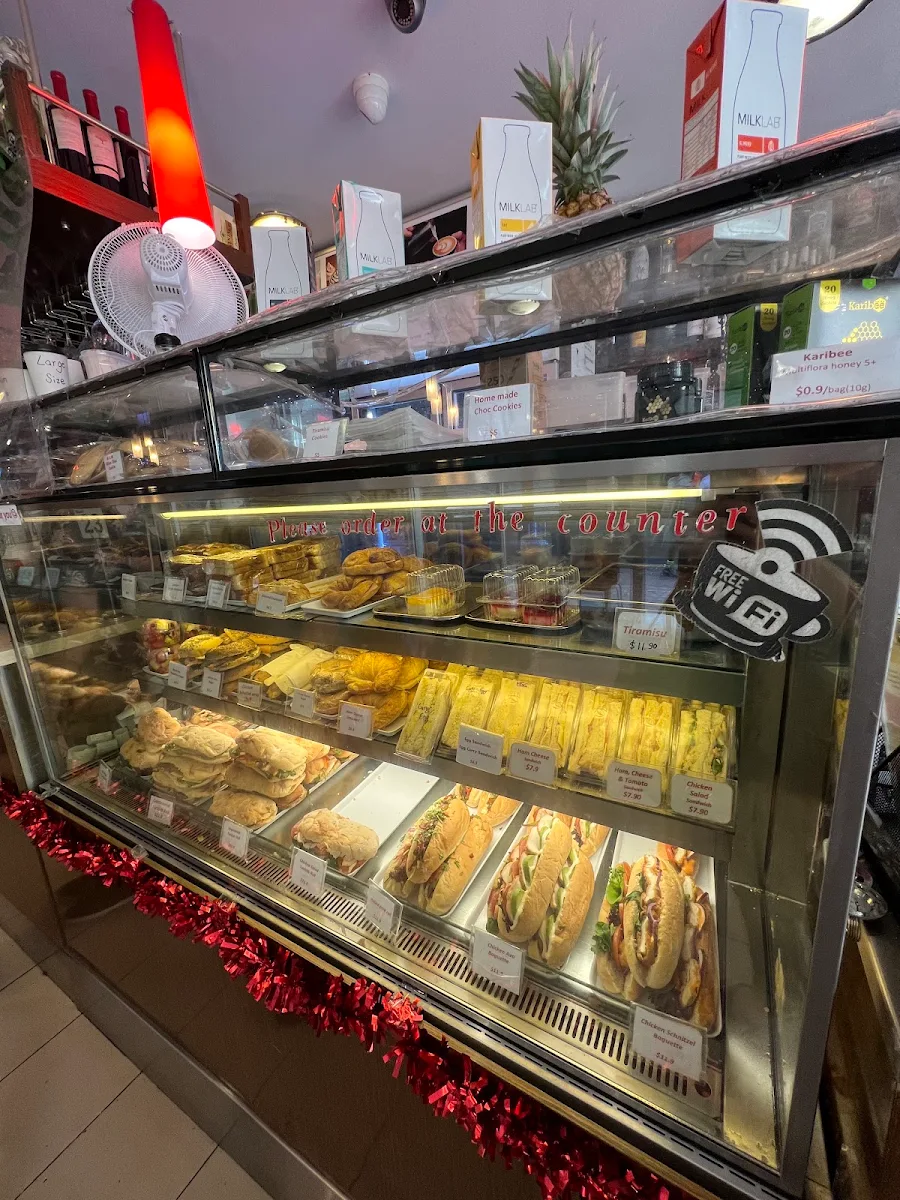 Vibe, Breve's Cafe & Bar