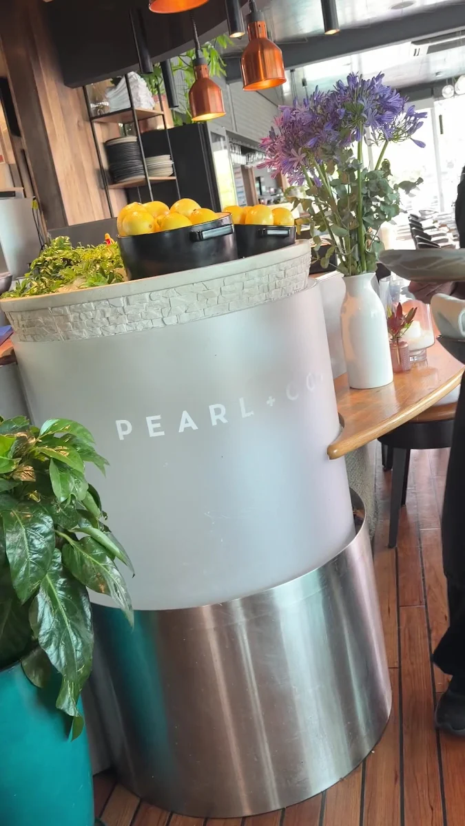 Vibe, Pearl + Co