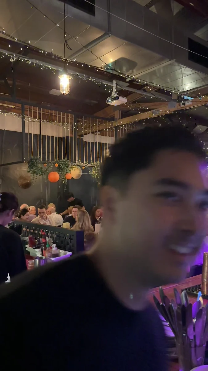 Vibe, Mister Minh