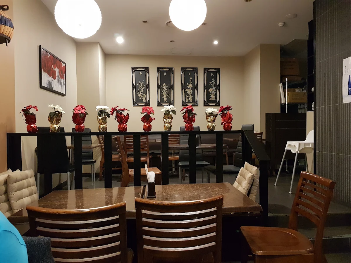 Vibe, Sushi Castle