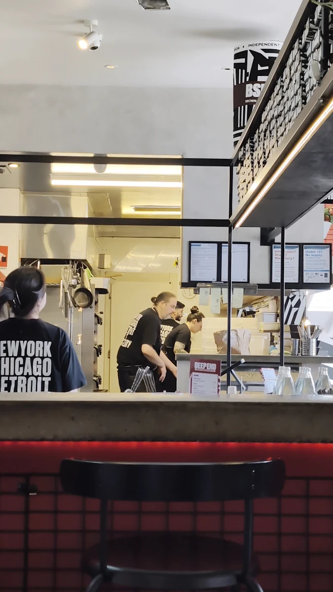 Vibe, Deep End Pizza