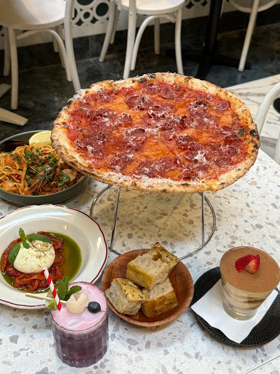 Food & drink, Tutti Trattoria