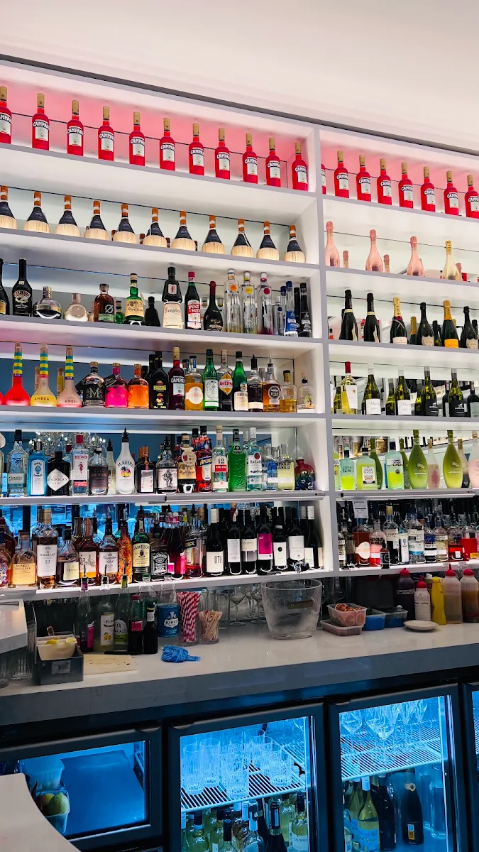 Vibe, Tutti Trattoria