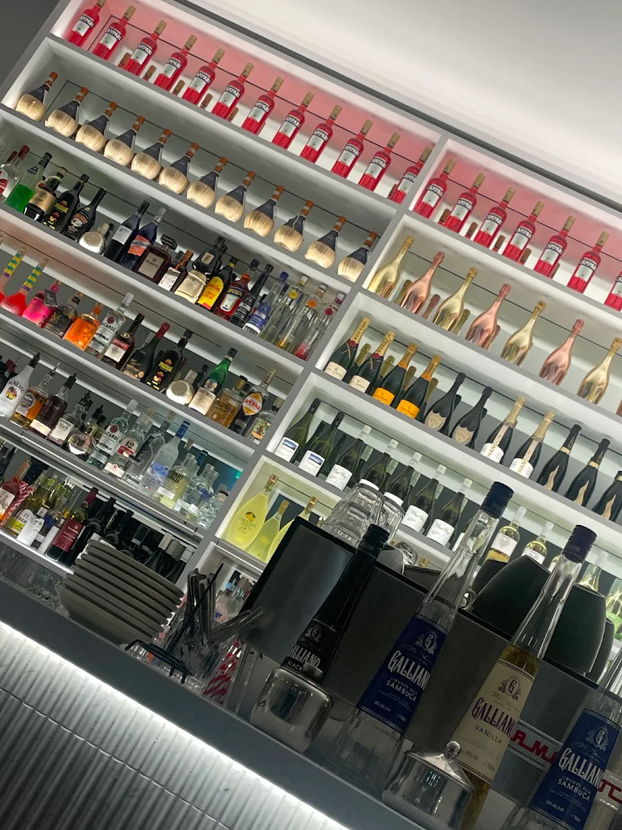 Vibe, Tutti Trattoria