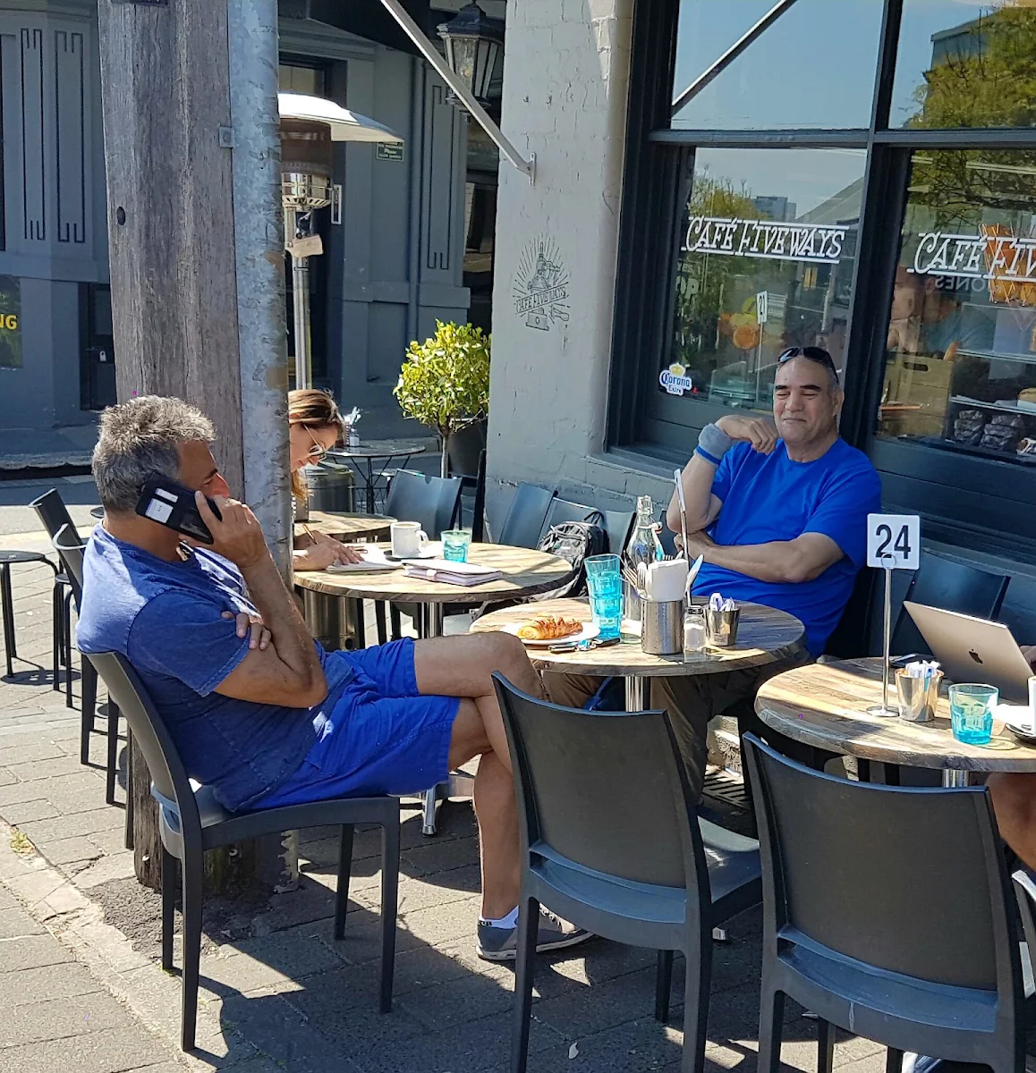 Vibe, Cafè Fiveways