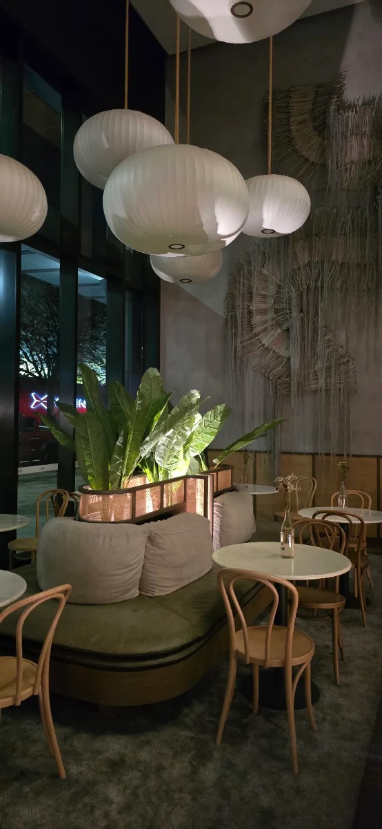 Vibe, LUSH Social House
