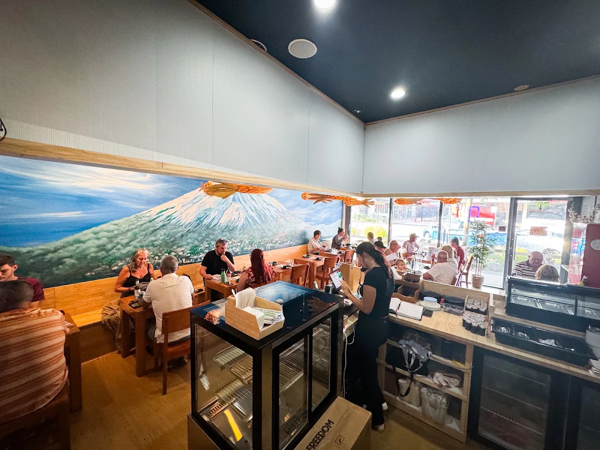 Vibe, Umi Japanese Restaurant Toronto