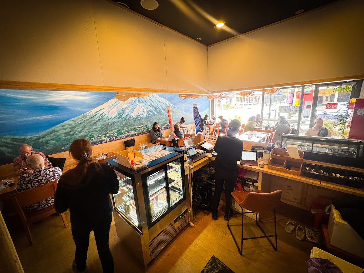 Vibe, Umi Japanese Restaurant Toronto