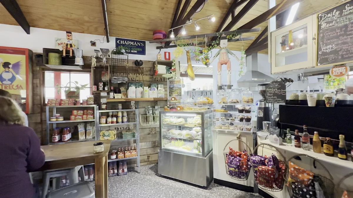 Vibe, Sale e Pepe Deli