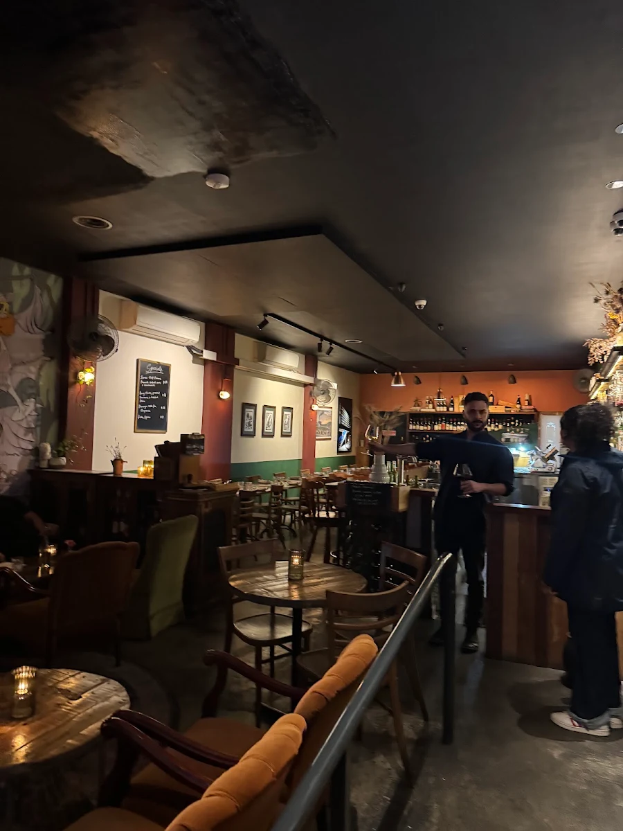 Vibe, Where's Nick Wine Bar