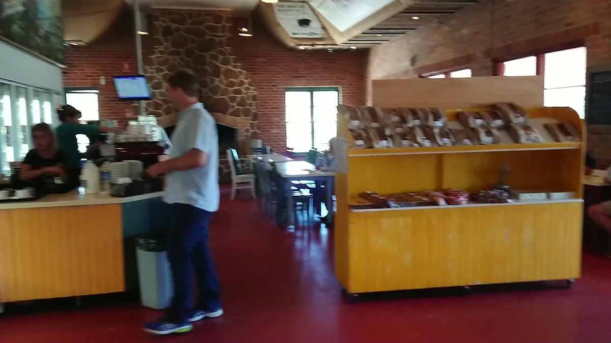 Vibe, Trappers Bakery