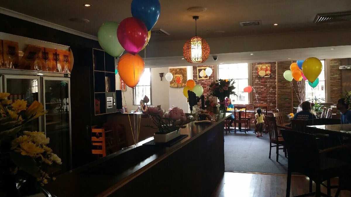 Vibe, 89 Thai Windsor