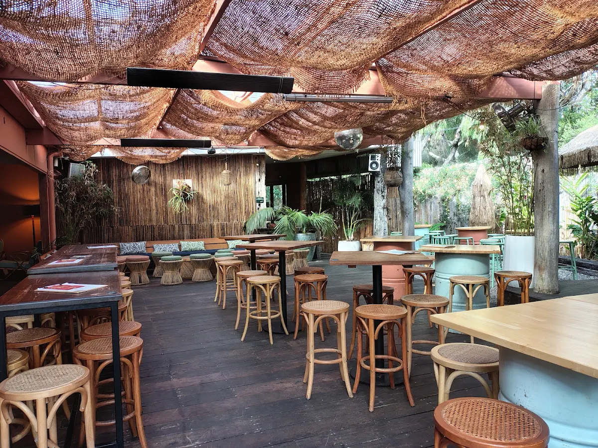 Vibe, Bungalow Neighbourhood Social