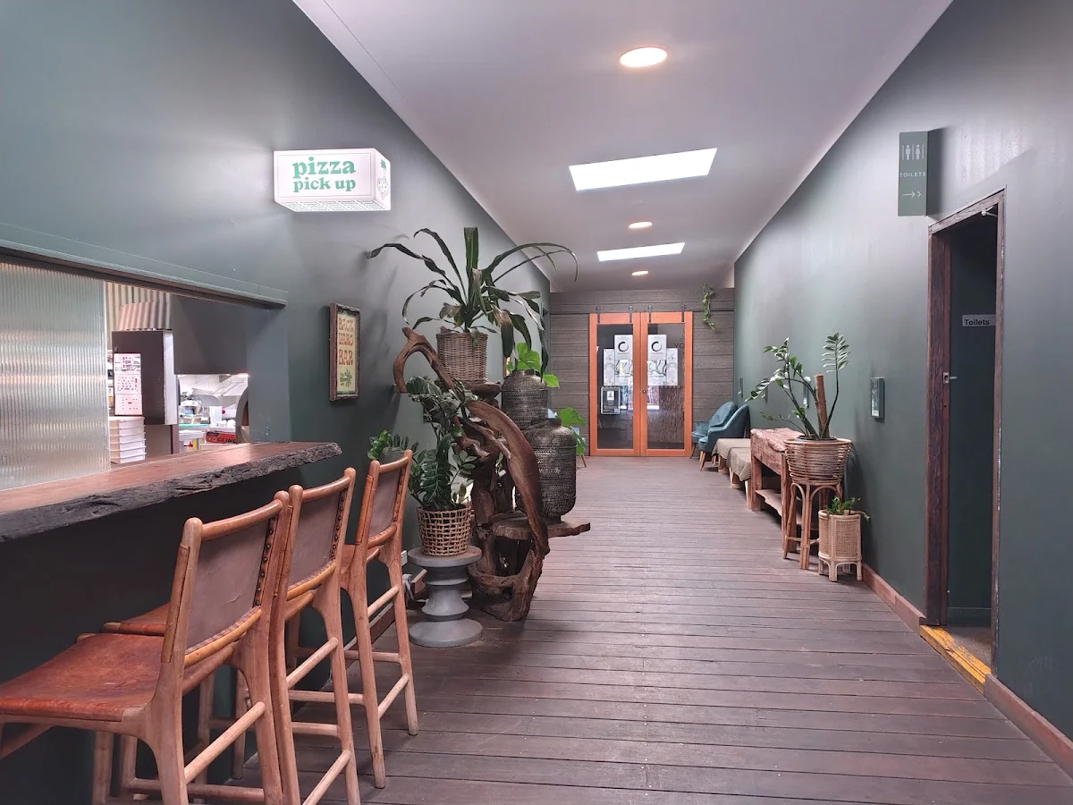 Vibe, Bungalow Neighbourhood Social