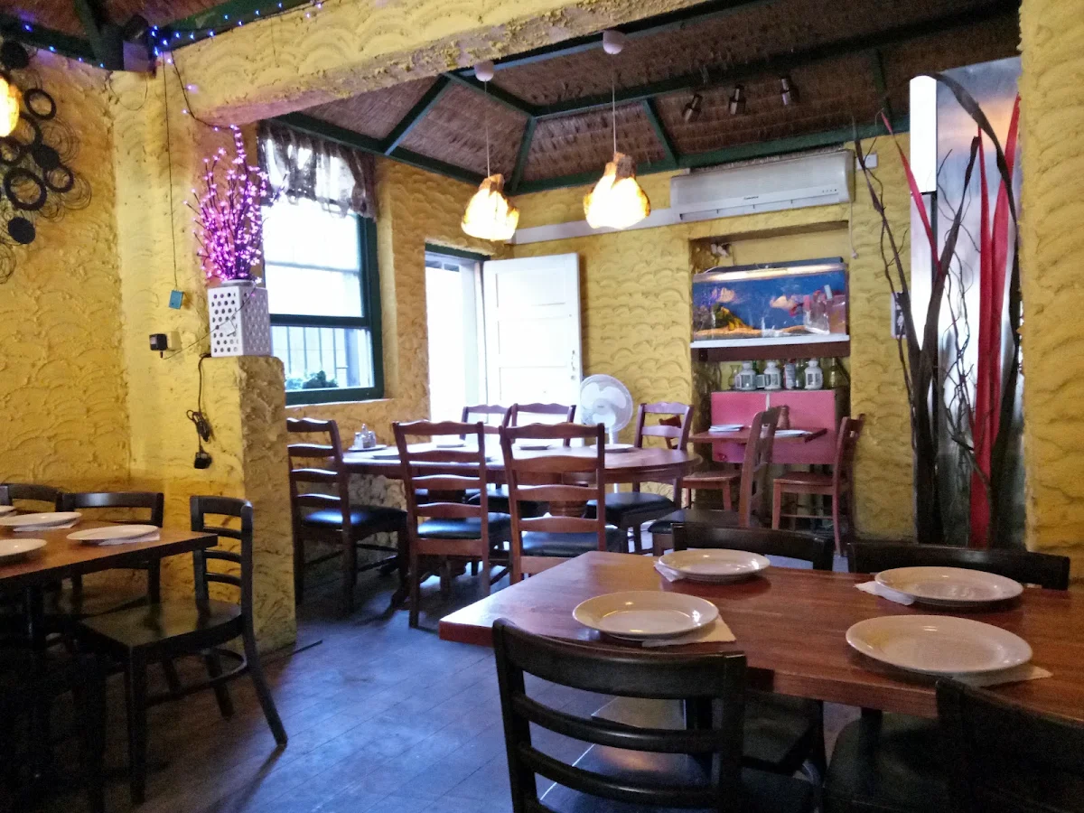 Vibe, Jerry's Famous Pizza