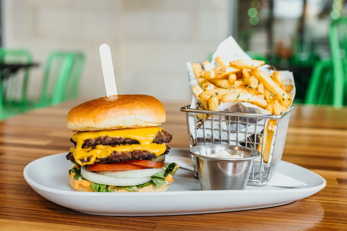 Food & drink, Wahlburgers