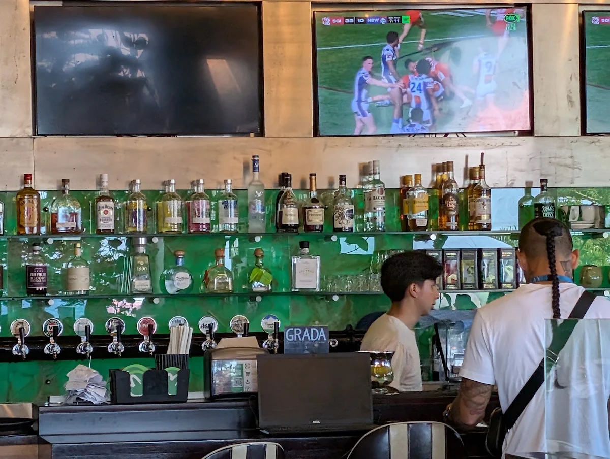 Vibe, Wahlburgers