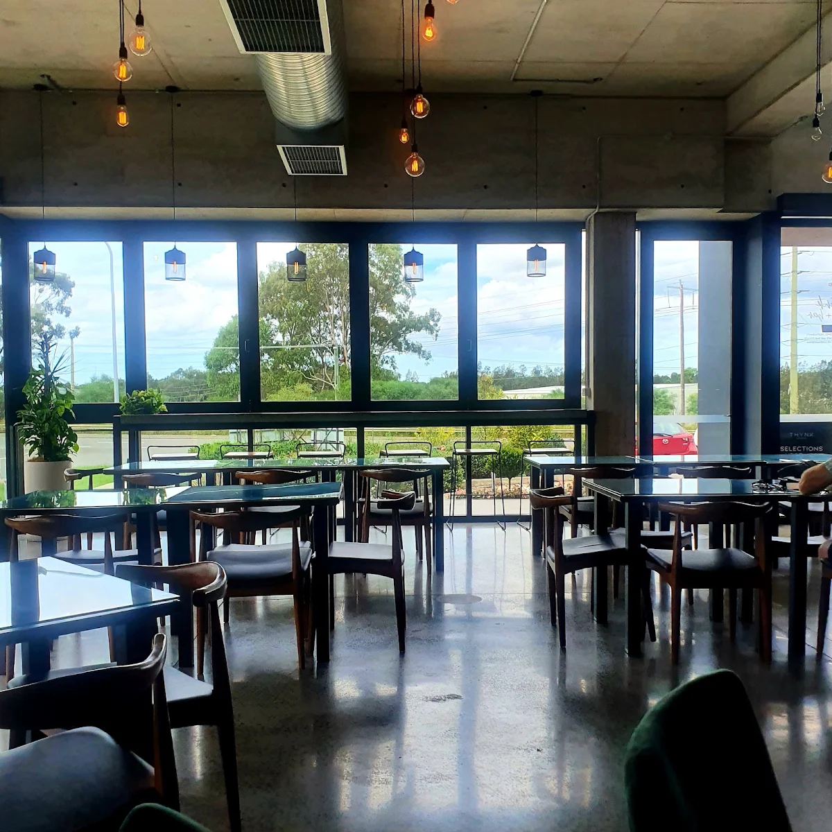 Vibe, THYNK Cafe + Bar