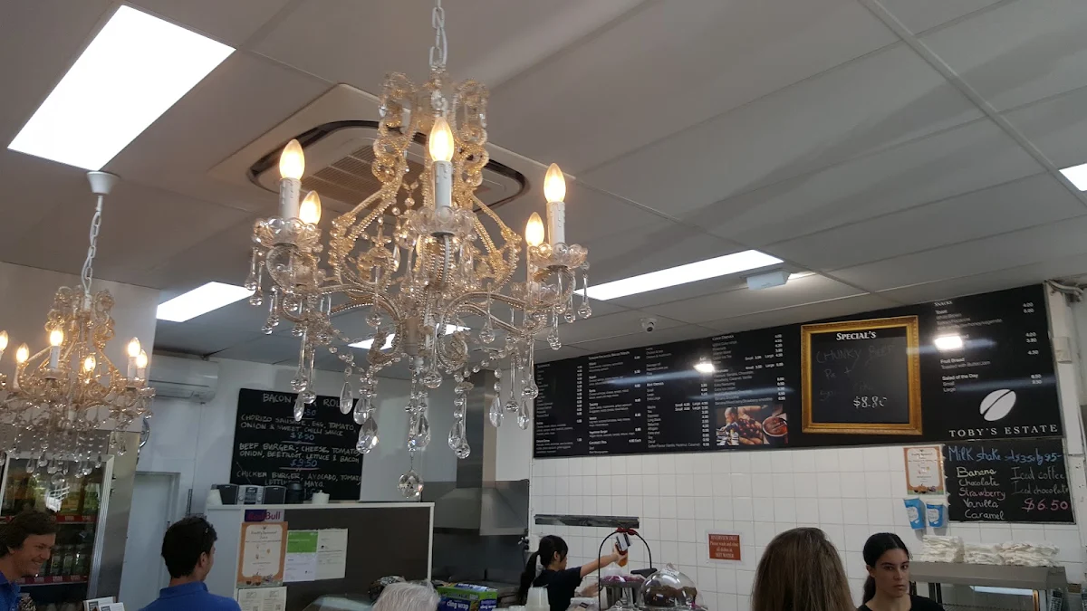 Vibe, Riverview Deli