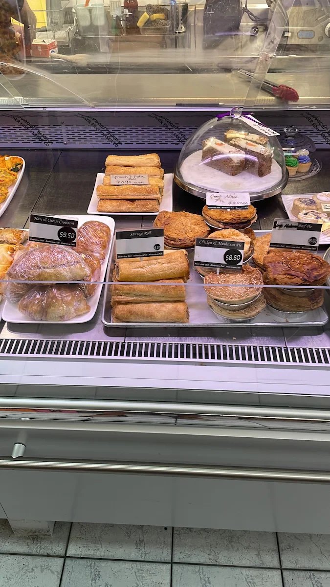 Vibe, Riverview Deli