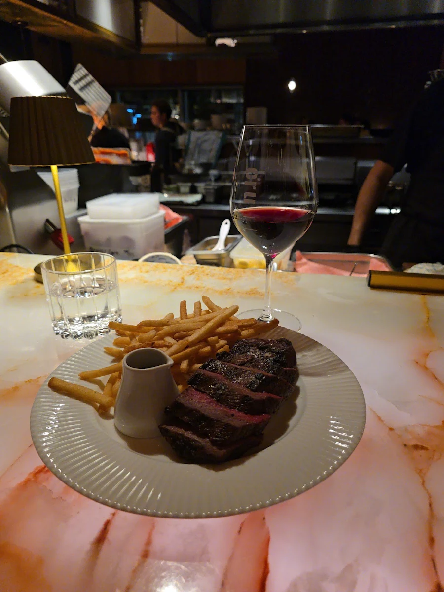 Food & drink, CRU Bar & Cellar