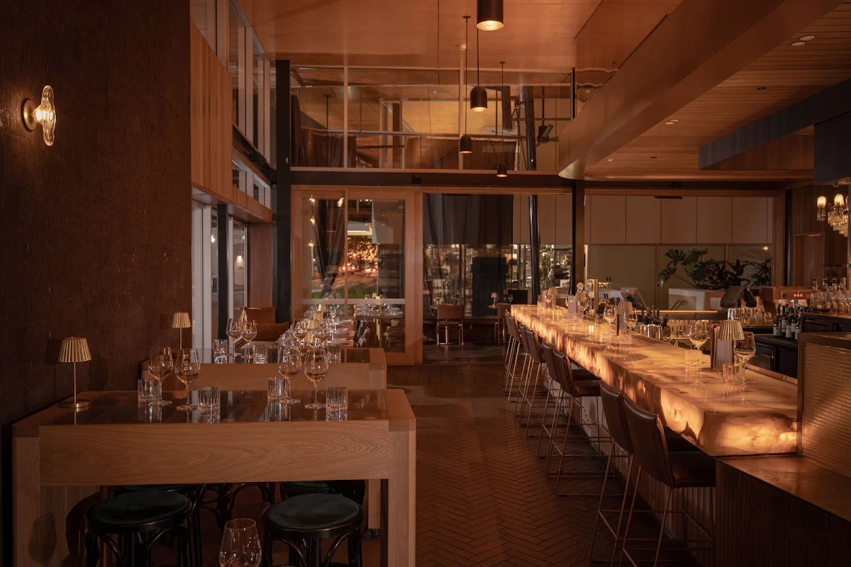Vibe, CRU Bar & Cellar